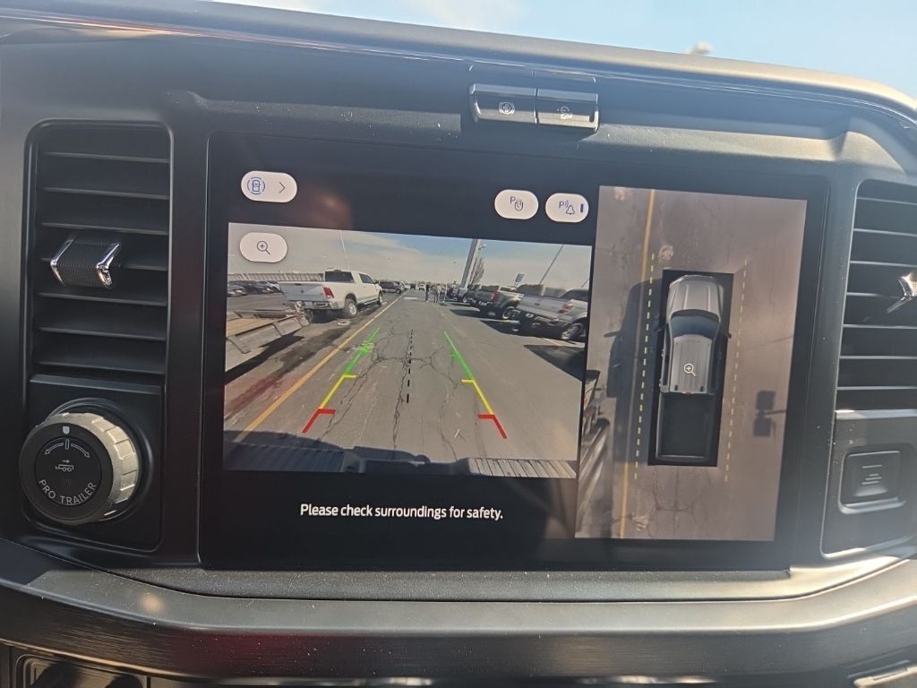 Ford Super Duty F-350 SRW Vehicle Full-screen Gallery Image 19