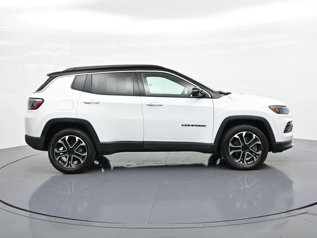 Jeep Compass Vehicle Full-screen Gallery Image 5