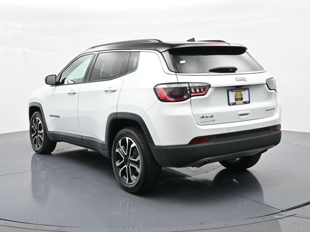 Jeep Compass Vehicle Full-screen Gallery Image 8