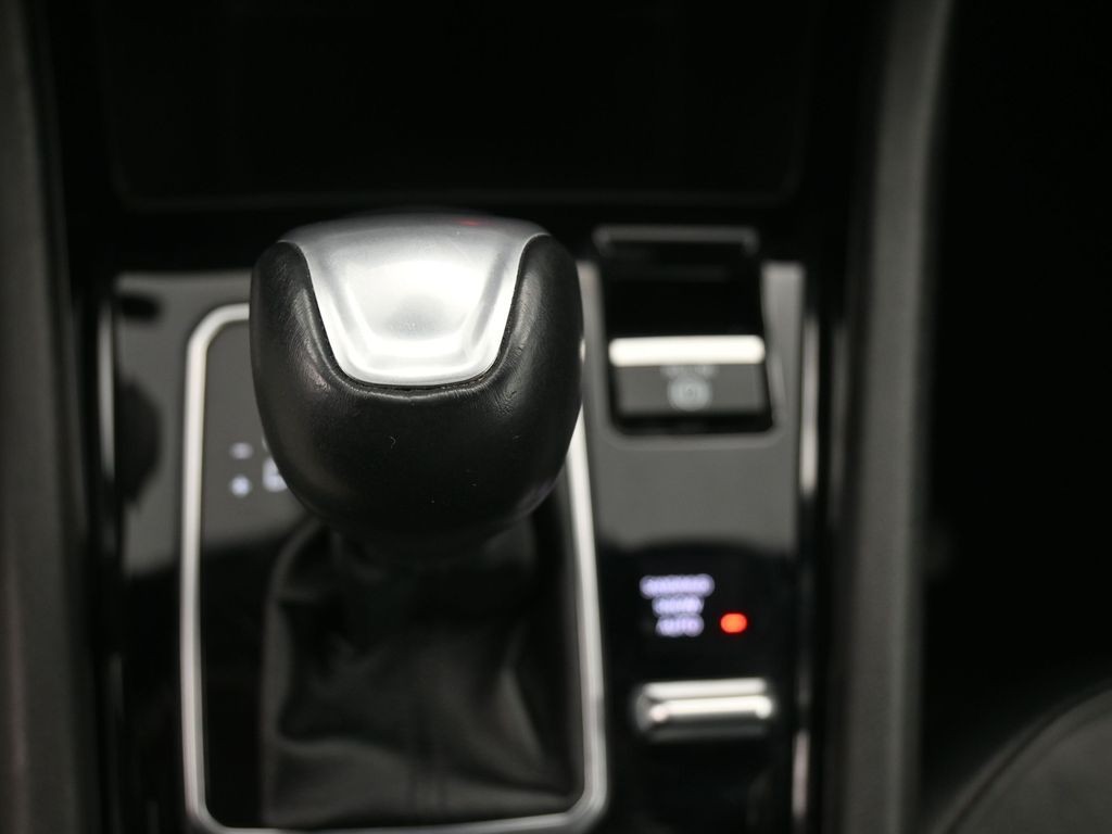 Jeep Compass Vehicle Full-screen Gallery Image 15