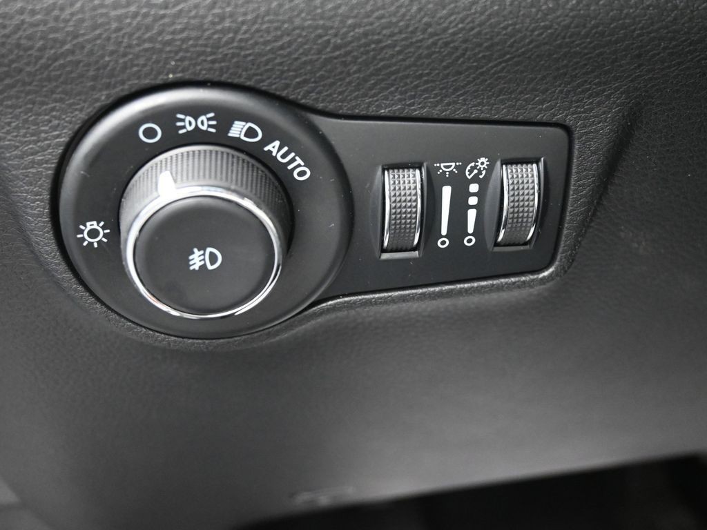 Jeep Compass Vehicle Full-screen Gallery Image 18