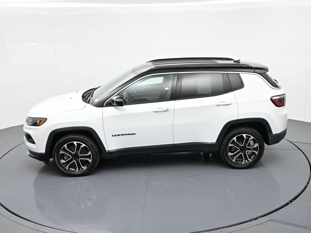Jeep Compass Vehicle Full-screen Gallery Image 23