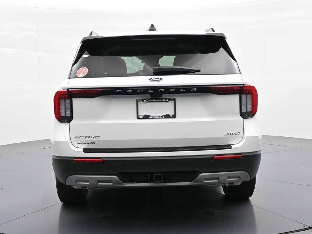 Ford Explorer Vehicle Full-screen Gallery Image 7