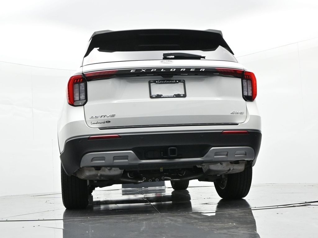 Ford Explorer Vehicle Full-screen Gallery Image 27