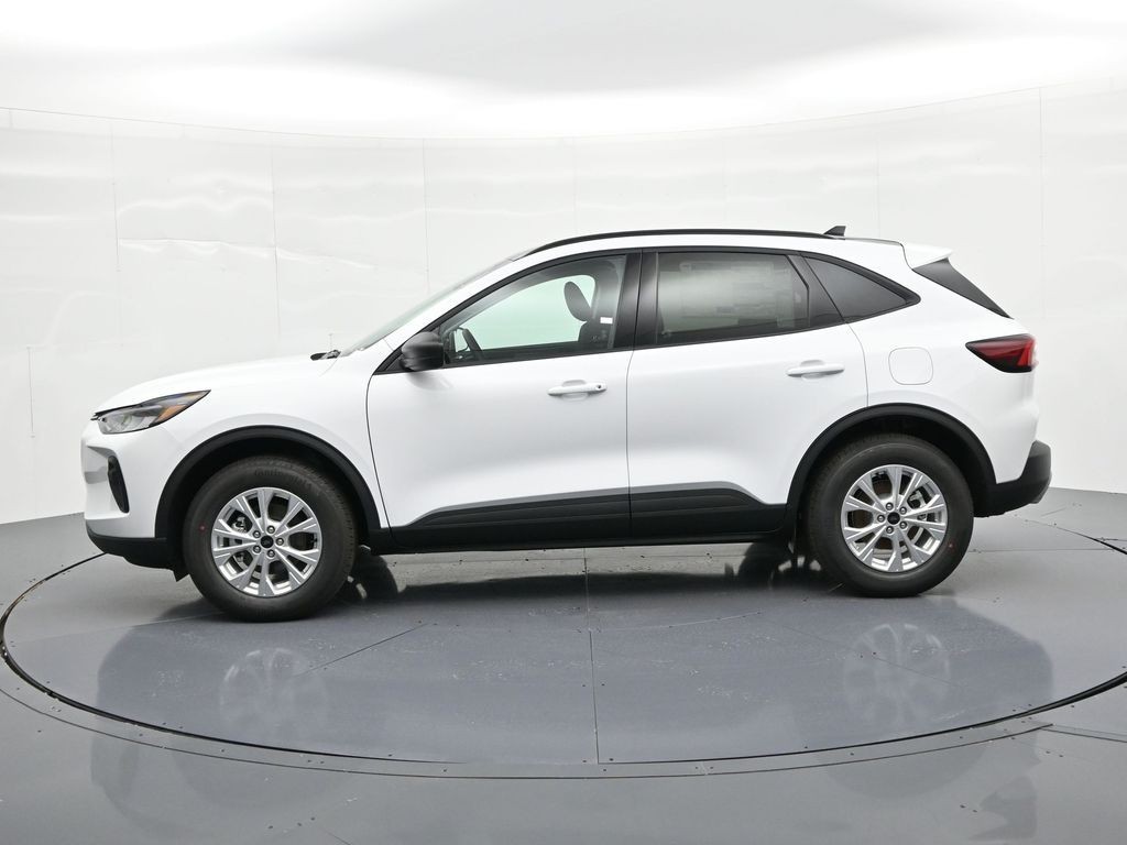 Ford Escape Vehicle Full-screen Gallery Image 9