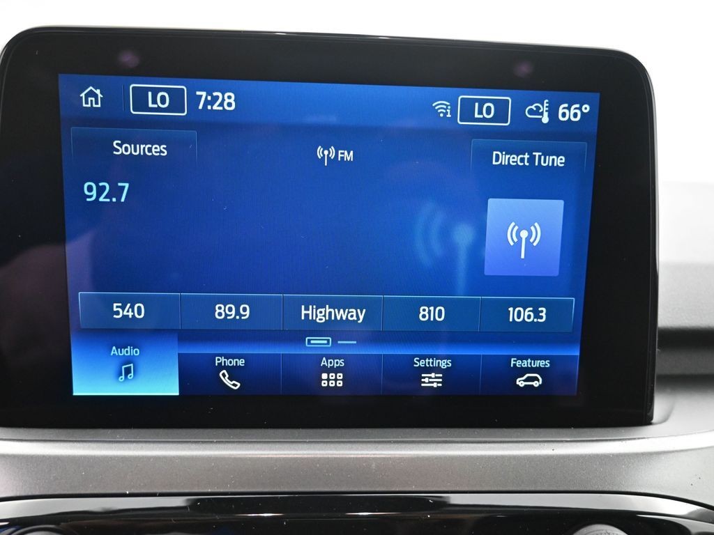 Ford Escape Vehicle Full-screen Gallery Image 12