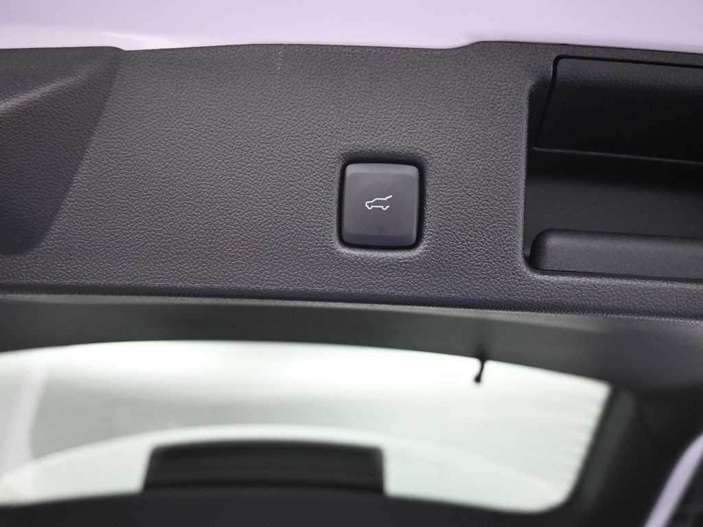 Ford Escape Vehicle Full-screen Gallery Image 20