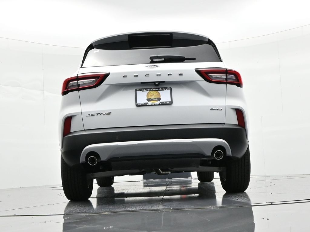 Ford Escape Vehicle Full-screen Gallery Image 28