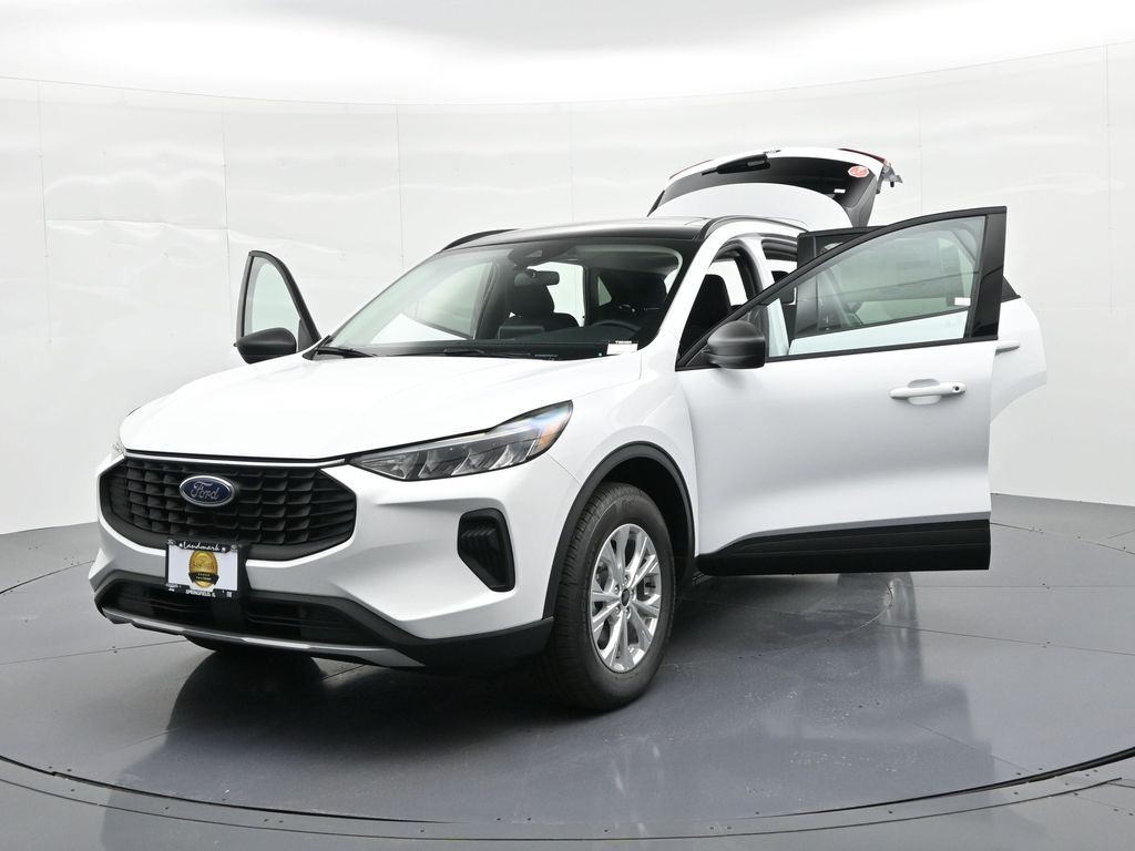 Ford Escape Vehicle Full-screen Gallery Image 33