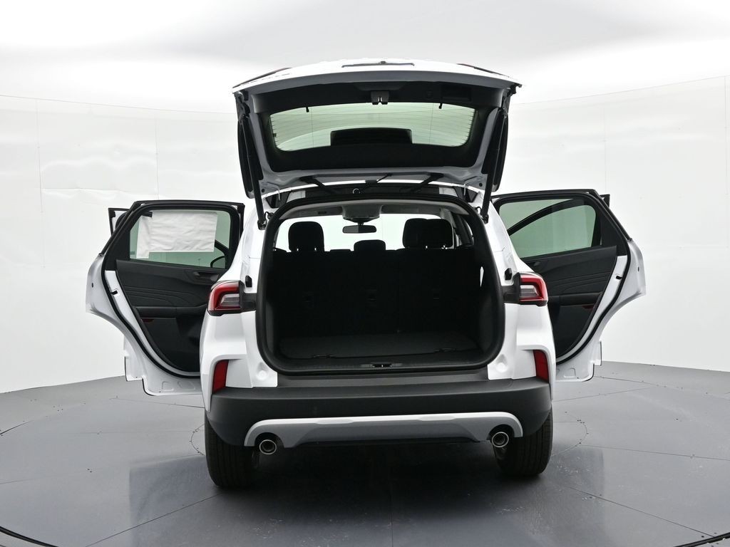 Ford Escape Vehicle Full-screen Gallery Image 34