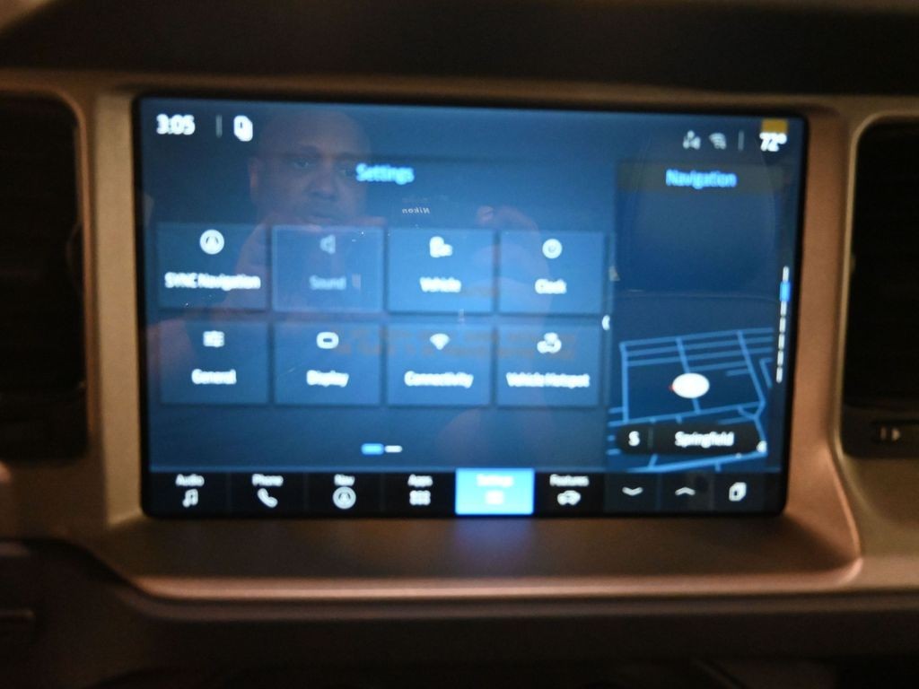 Ford Bronco Vehicle Full-screen Gallery Image 11