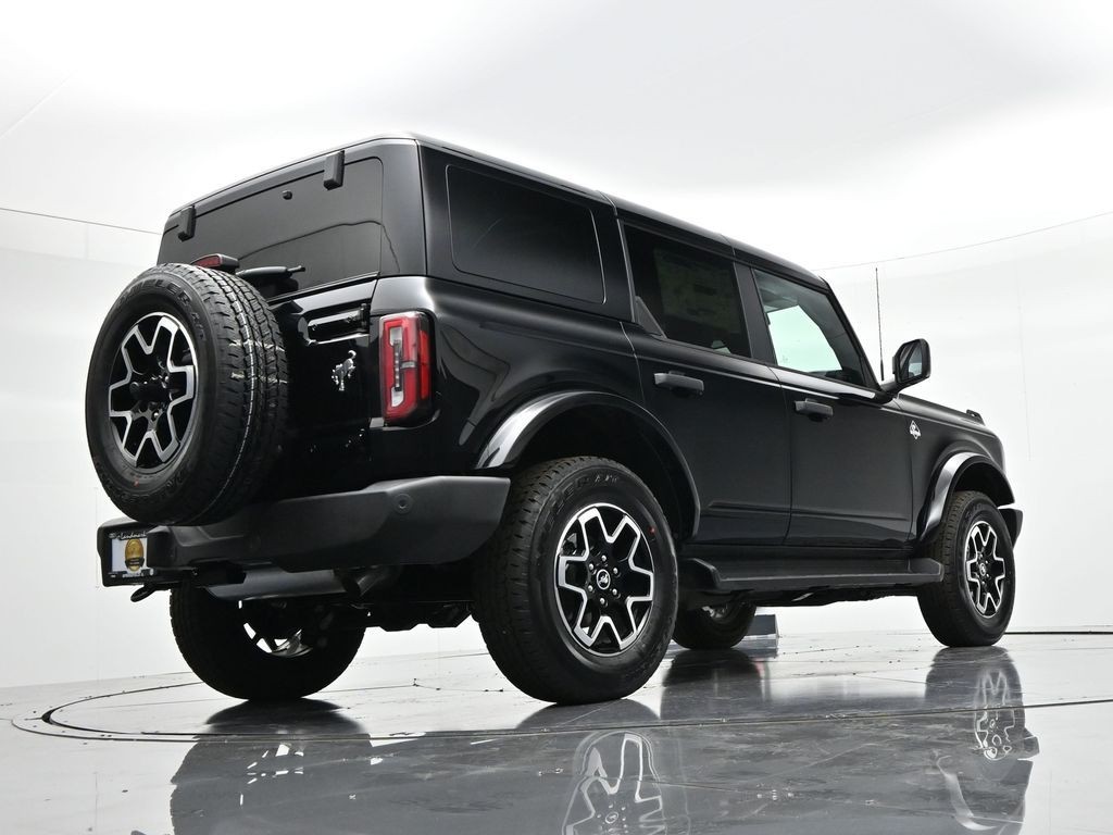 Ford Bronco Vehicle Full-screen Gallery Image 25