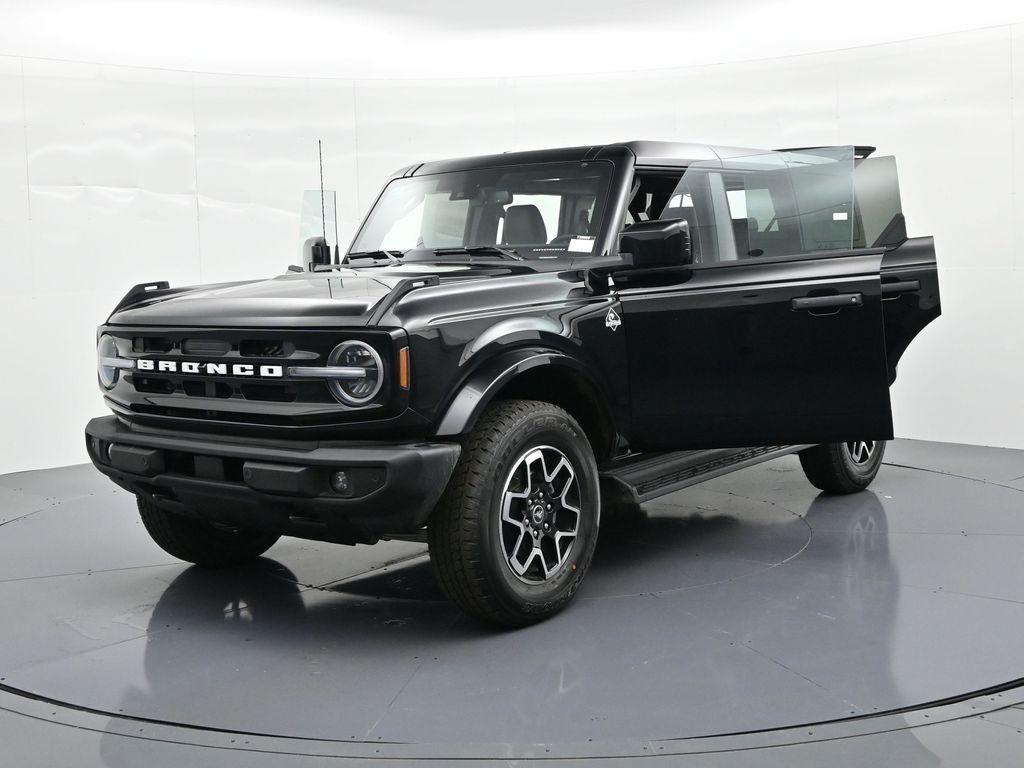 Ford Bronco Vehicle Full-screen Gallery Image 29