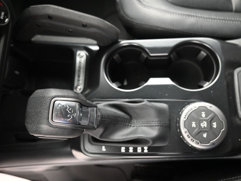 Ford Bronco Vehicle Full-screen Gallery Image 18