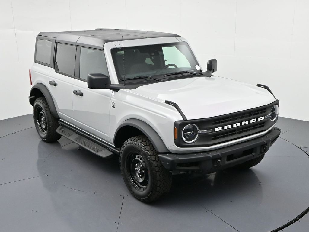 Ford Bronco Vehicle Full-screen Gallery Image 22