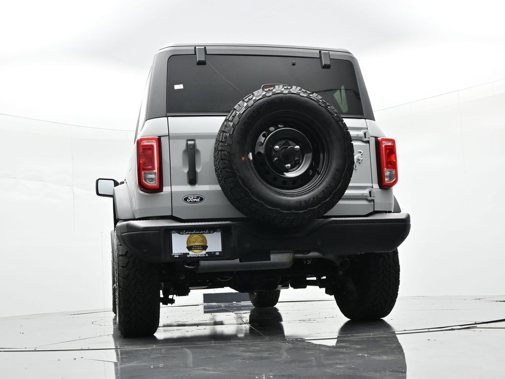 Ford Bronco Vehicle Full-screen Gallery Image 27