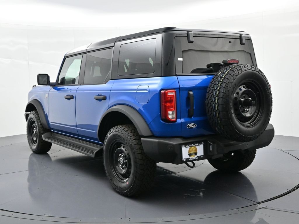 Ford Bronco Vehicle Full-screen Gallery Image 8