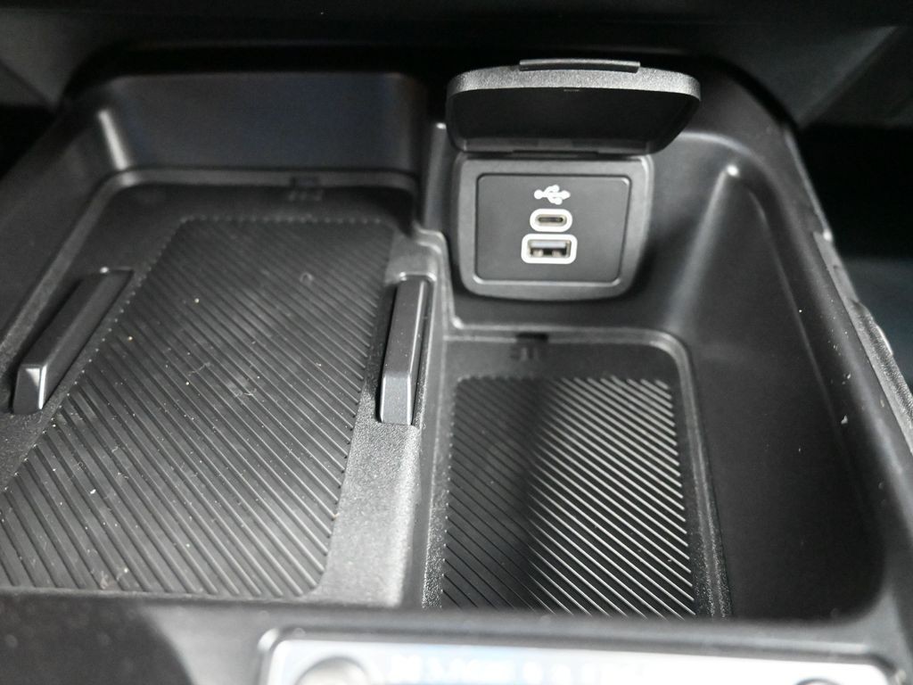 Ford Bronco Vehicle Full-screen Gallery Image 14