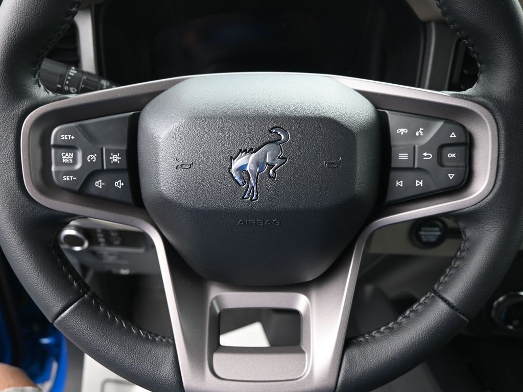 Ford Bronco Vehicle Full-screen Gallery Image 15