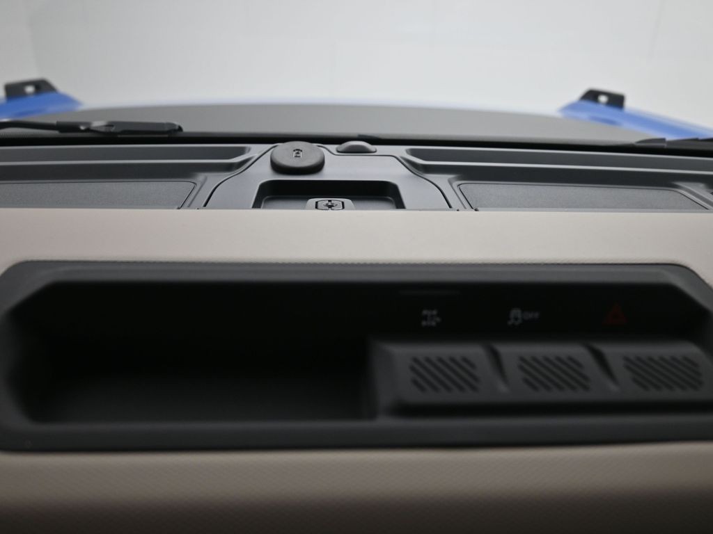 Ford Bronco Vehicle Full-screen Gallery Image 18