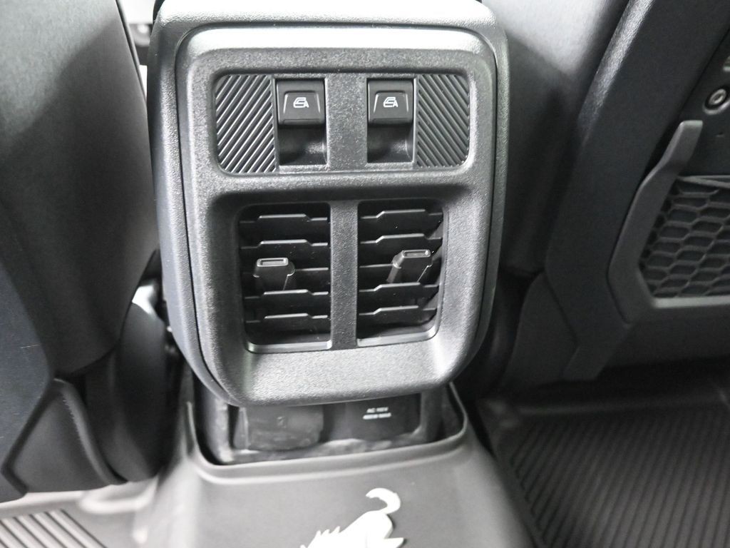 Ford Bronco Vehicle Full-screen Gallery Image 20