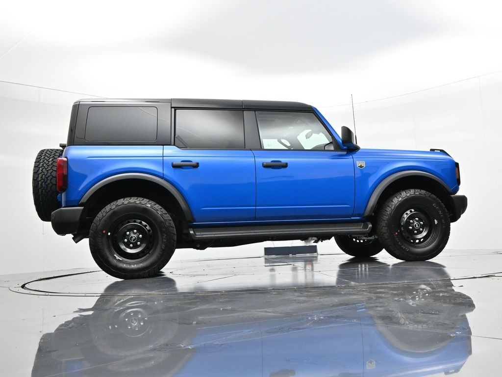 Ford Bronco Vehicle Full-screen Gallery Image 28