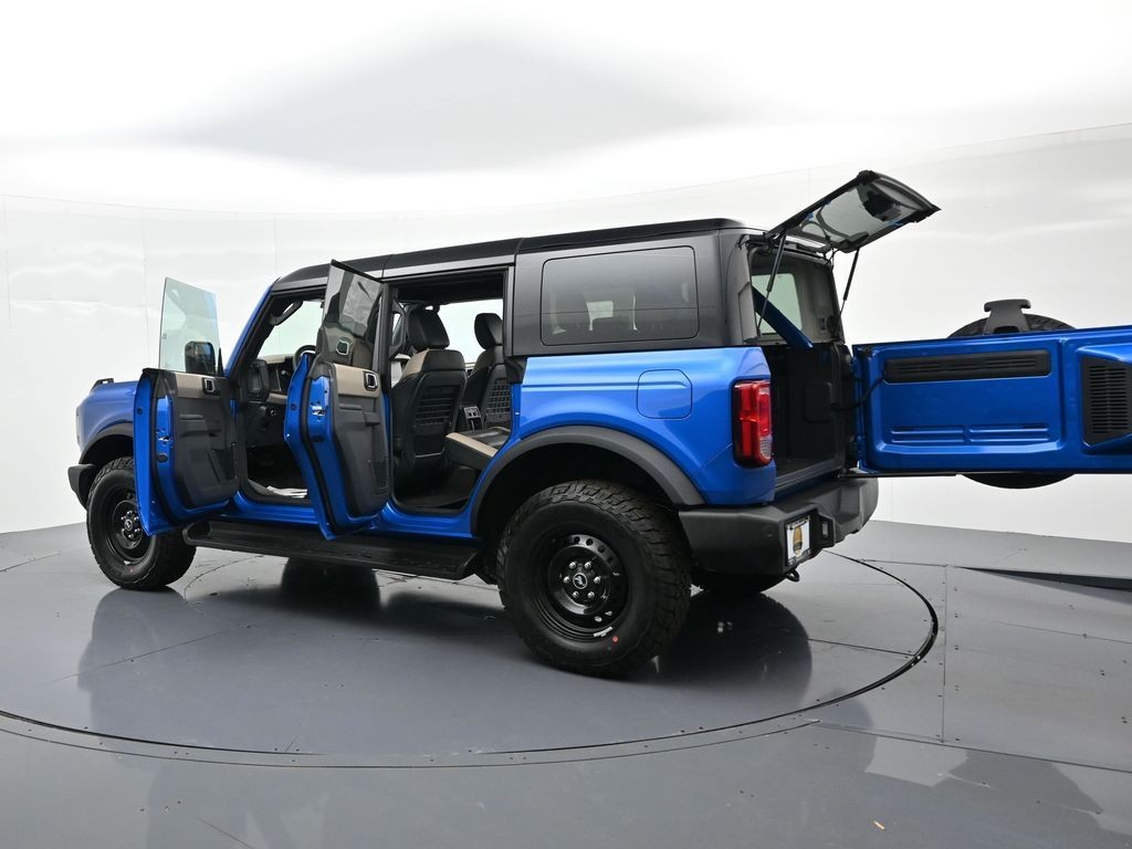 Ford Bronco Vehicle Full-screen Gallery Image 30