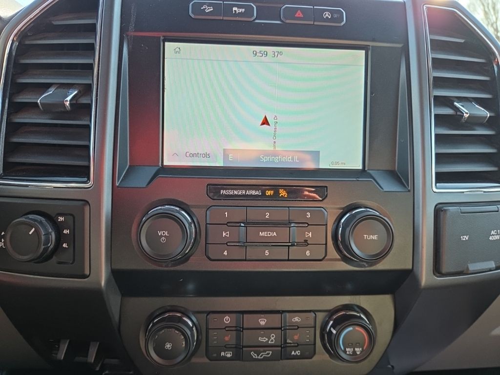 Ford F-150 Vehicle Full-screen Gallery Image 14