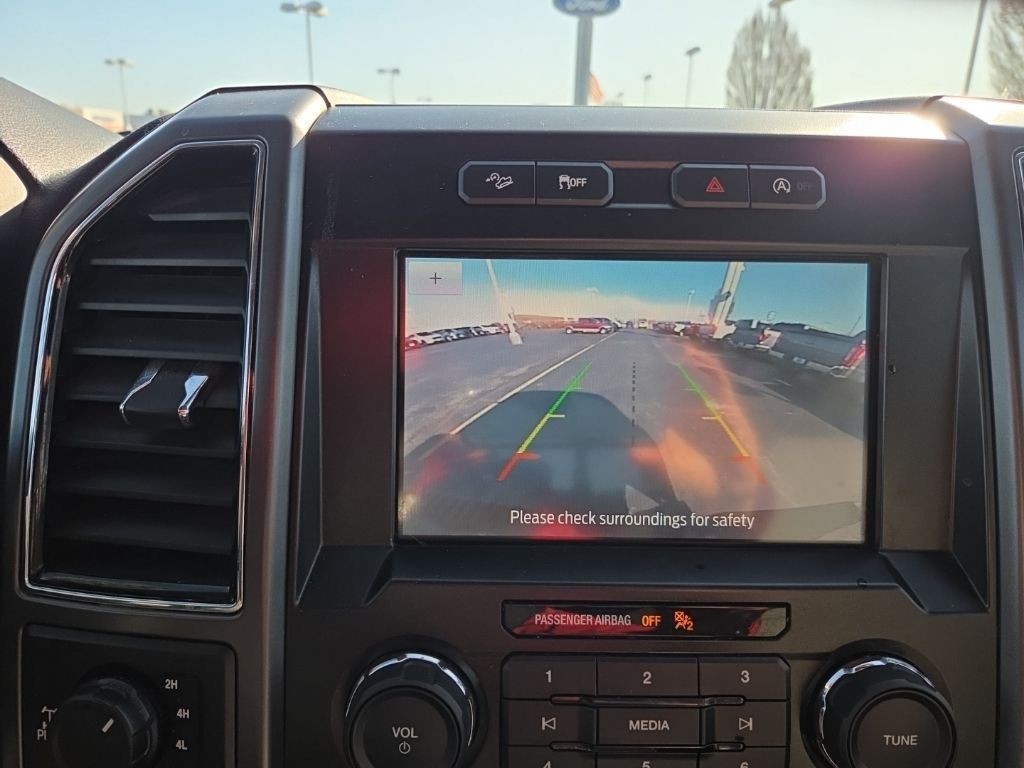 Ford F-150 Vehicle Full-screen Gallery Image 15