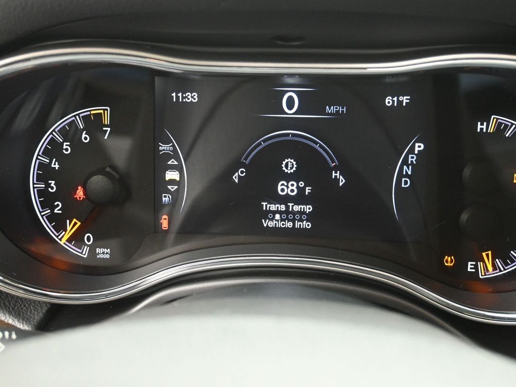 Jeep Grand Cherokee Vehicle Full-screen Gallery Image 10