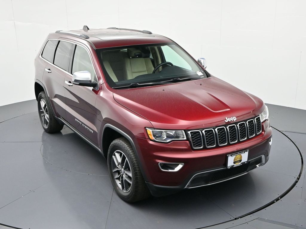 Jeep Grand Cherokee Vehicle Full-screen Gallery Image 24