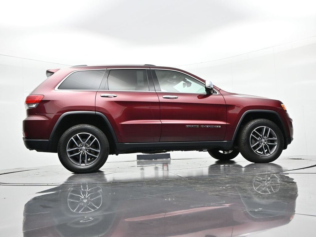 Jeep Grand Cherokee Vehicle Full-screen Gallery Image 31