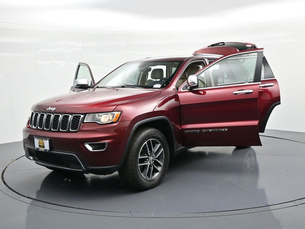Jeep Grand Cherokee Vehicle Full-screen Gallery Image 34