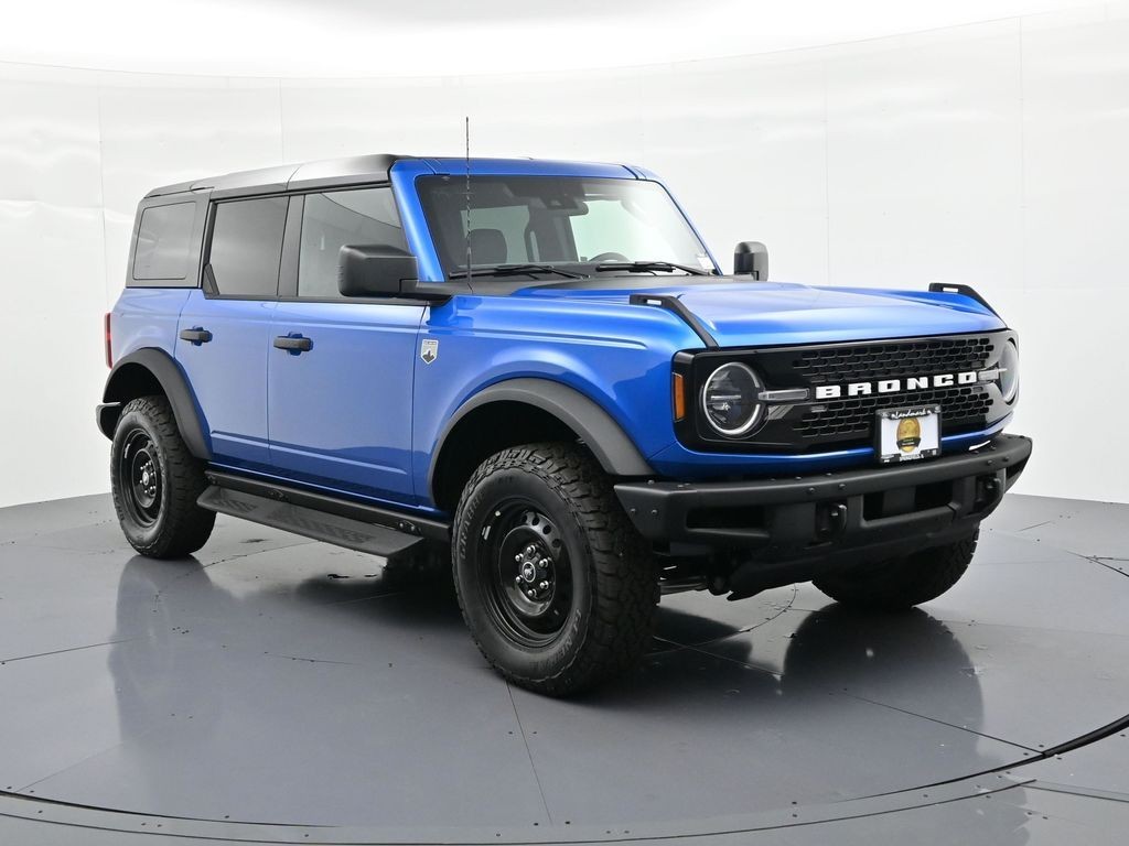 Ford Bronco Vehicle Full-screen Gallery Image 4