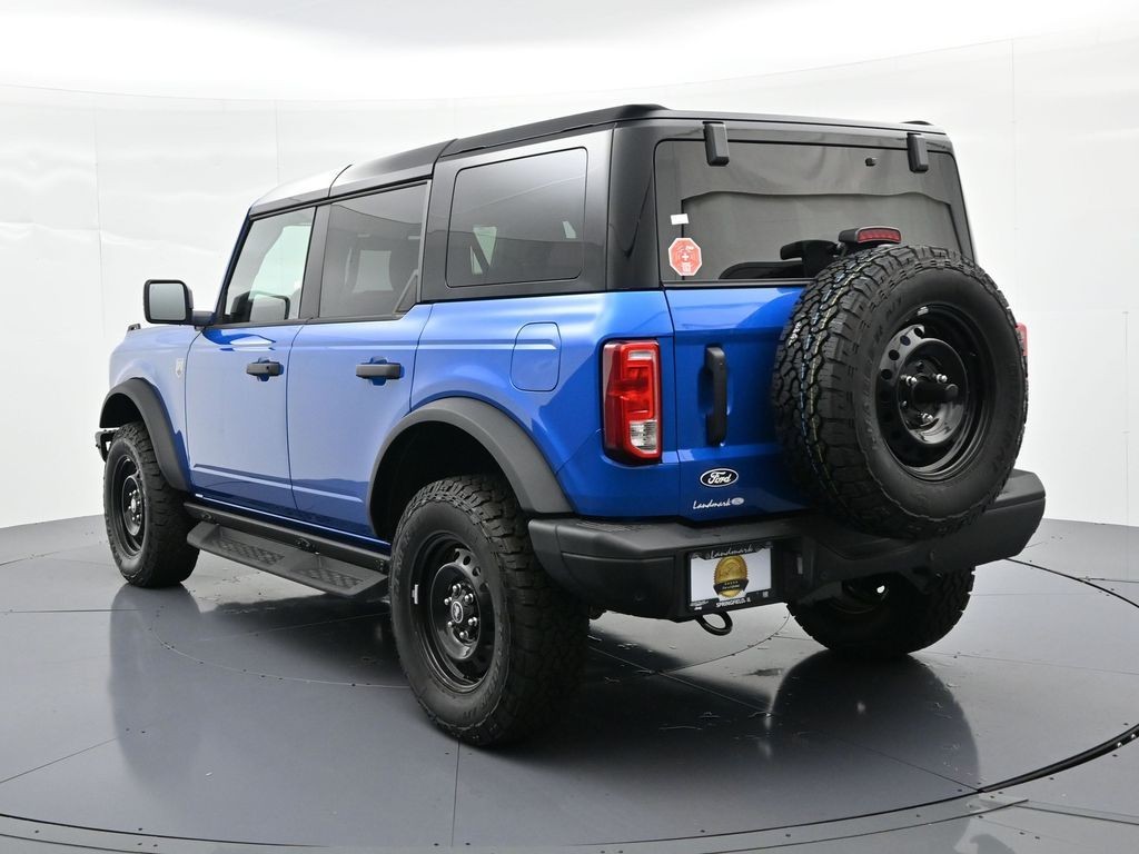 Ford Bronco Vehicle Full-screen Gallery Image 8