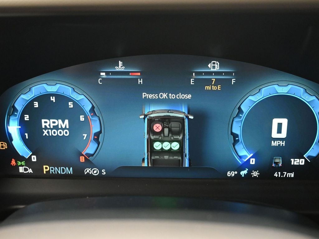 Ford Bronco Vehicle Full-screen Gallery Image 10