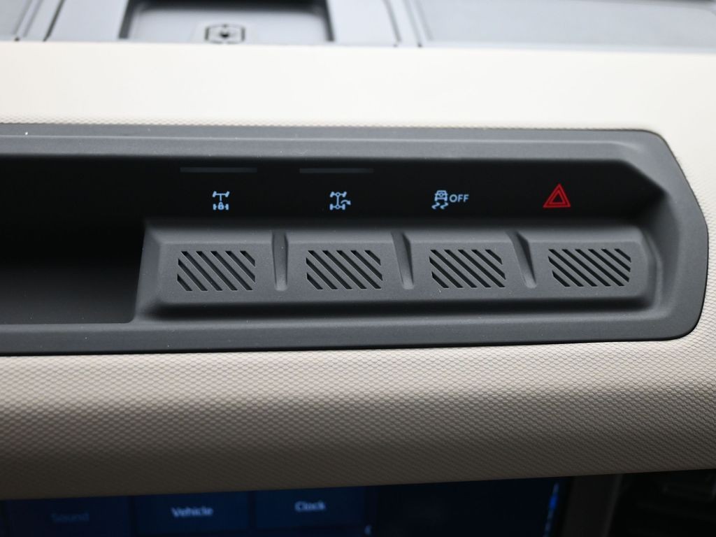 Ford Bronco Vehicle Full-screen Gallery Image 17