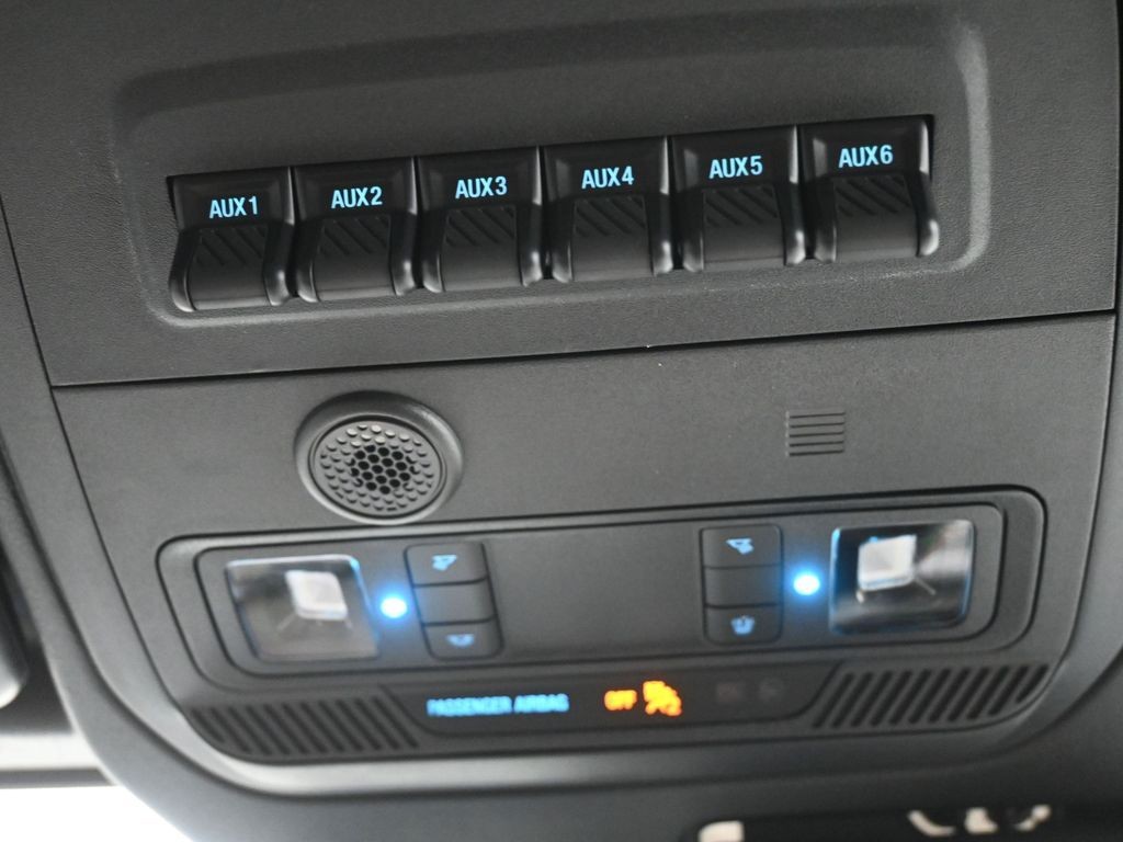 Ford Bronco Vehicle Full-screen Gallery Image 18