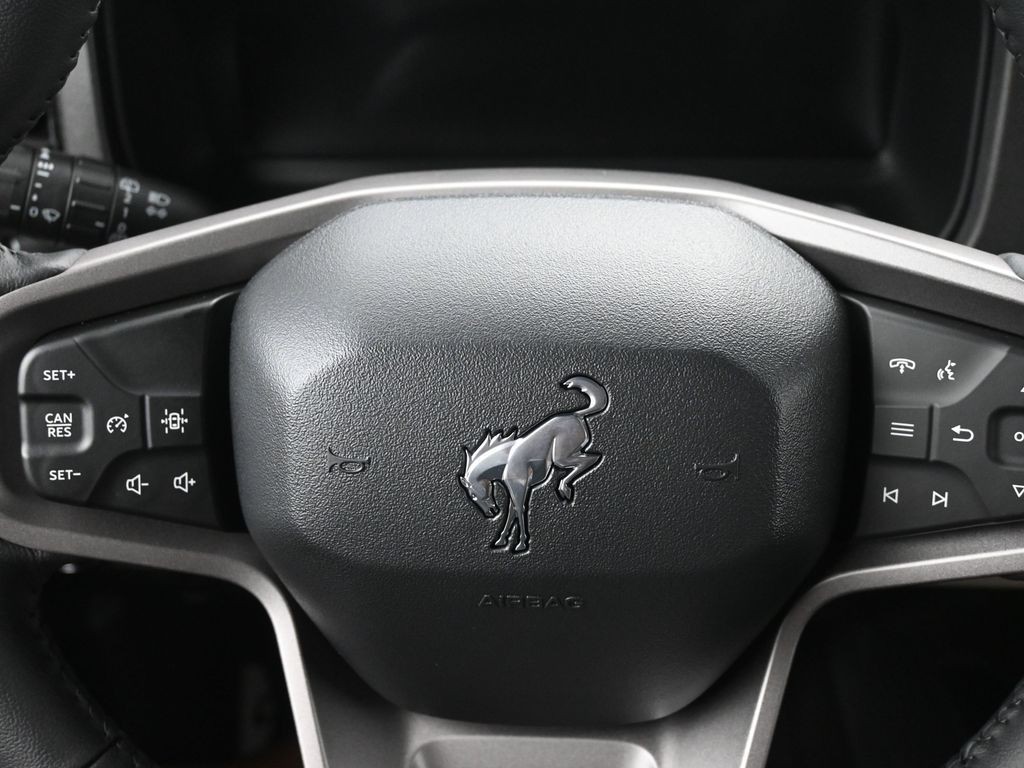 Ford Bronco Vehicle Full-screen Gallery Image 19