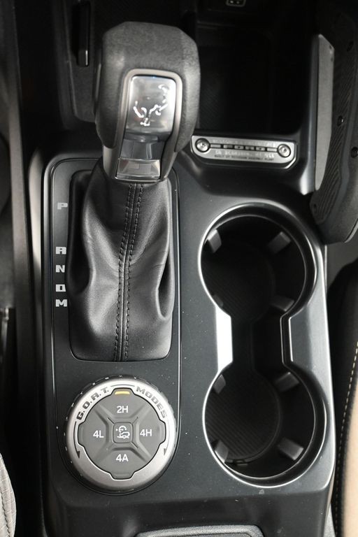 Ford Bronco Vehicle Full-screen Gallery Image 14