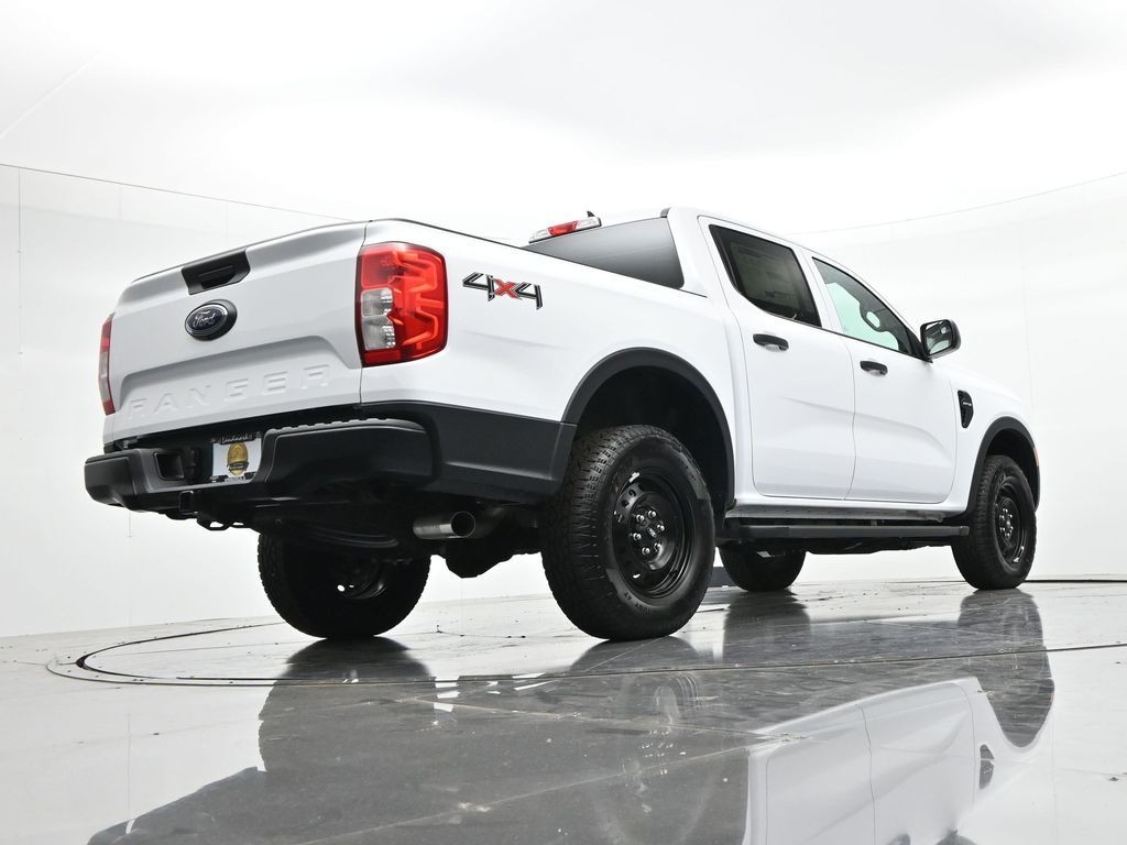 Ford Ranger Vehicle Full-screen Gallery Image 22