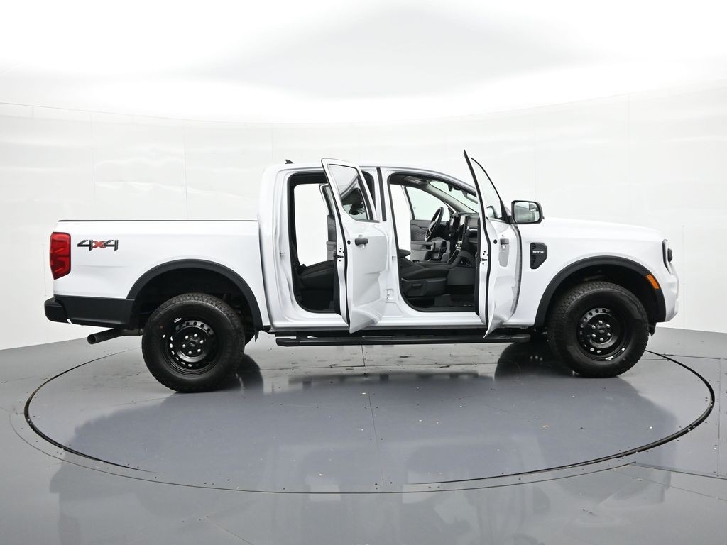 Ford Ranger Vehicle Full-screen Gallery Image 24