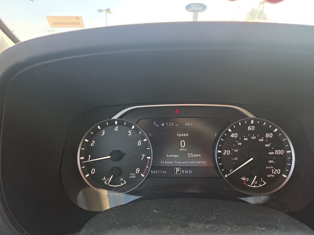 Nissan Frontier Vehicle Full-screen Gallery Image 9