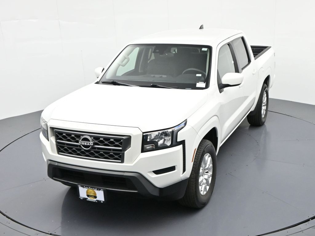 Nissan Frontier Vehicle Full-screen Gallery Image 21