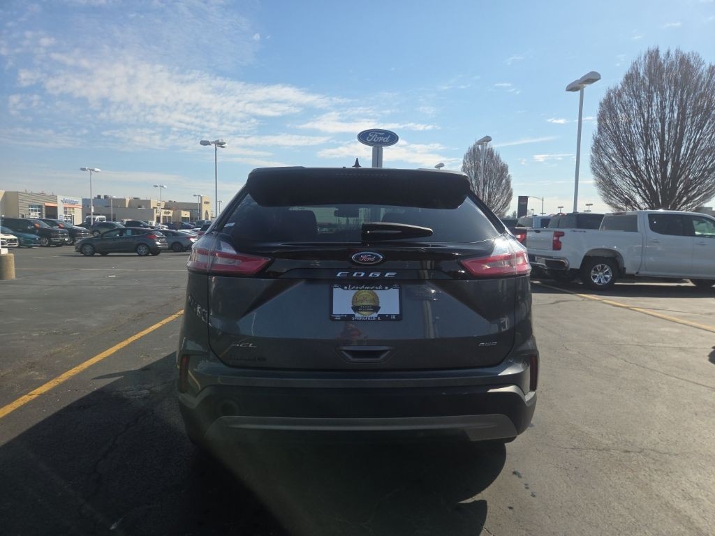 Ford Edge Vehicle Full-screen Gallery Image 5