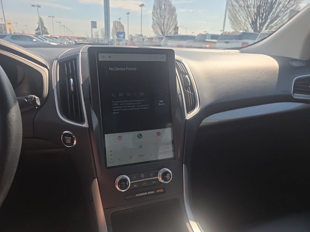 Ford Edge Vehicle Full-screen Gallery Image 14