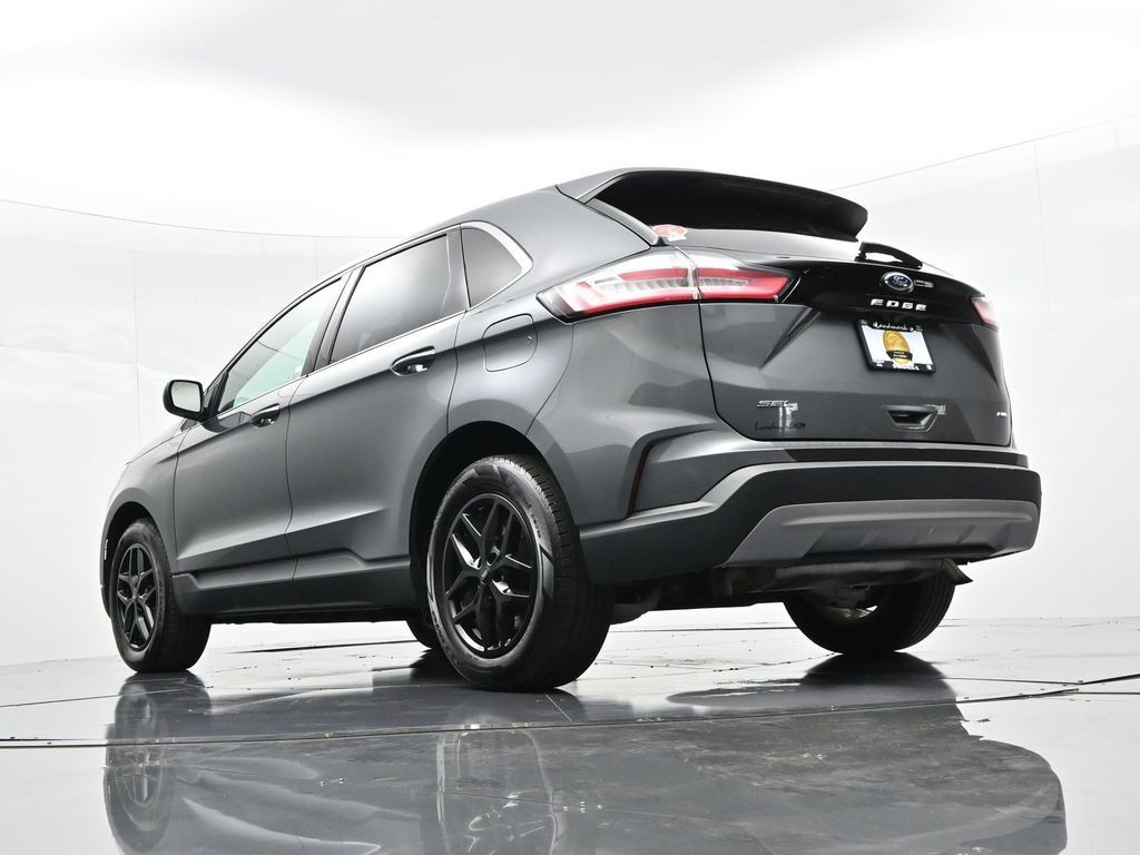 Ford Edge Vehicle Full-screen Gallery Image 30