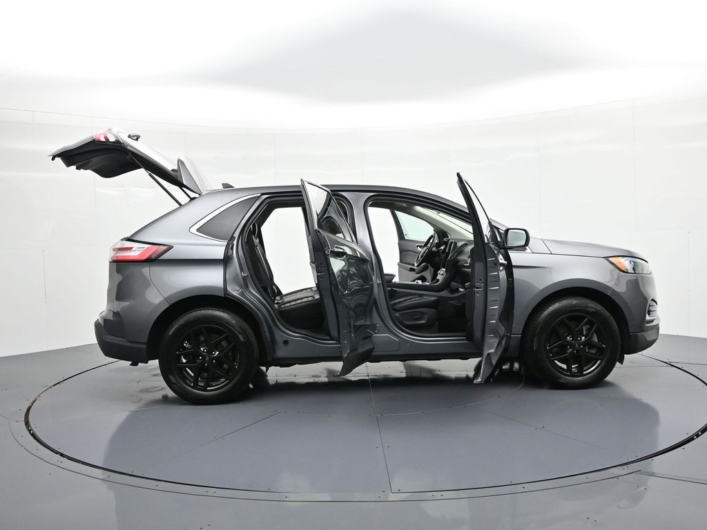 Ford Edge Vehicle Full-screen Gallery Image 34