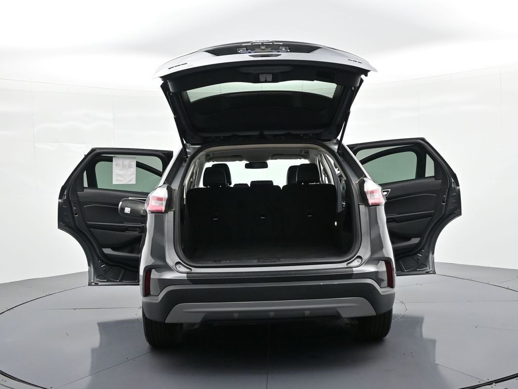 Ford Edge Vehicle Full-screen Gallery Image 37