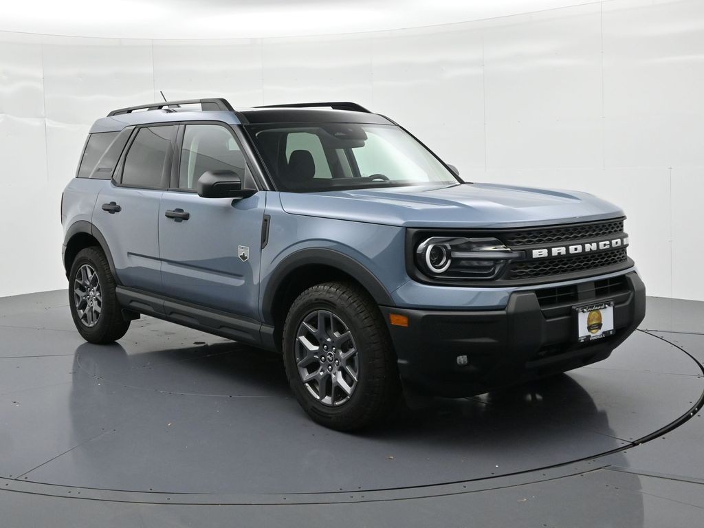 Ford Bronco Sport Vehicle Full-screen Gallery Image 4